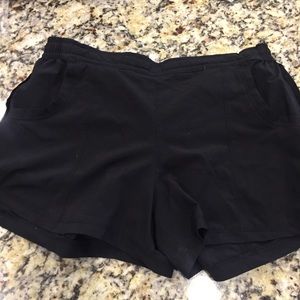 Athleta pocketed shorts
